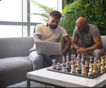 How Many Digital Nomads Sell E-Commerce Courses? — Nobility.Group Insight